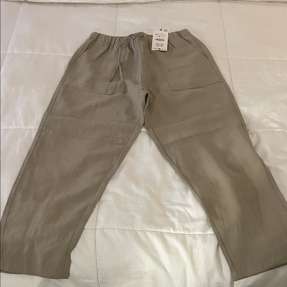 Zara woman’s  Cargo Pants in Taupe